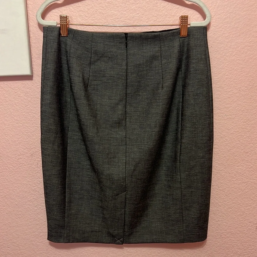 Express Gray Fitted Stretch Pencil Skirt. Size 8